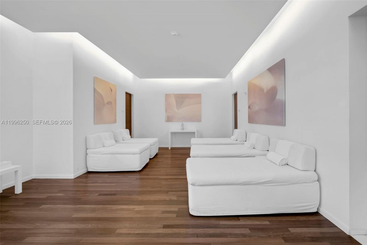 1040 Biscayne Blvd , Unit 3304, Miami, FL 33132 Photo