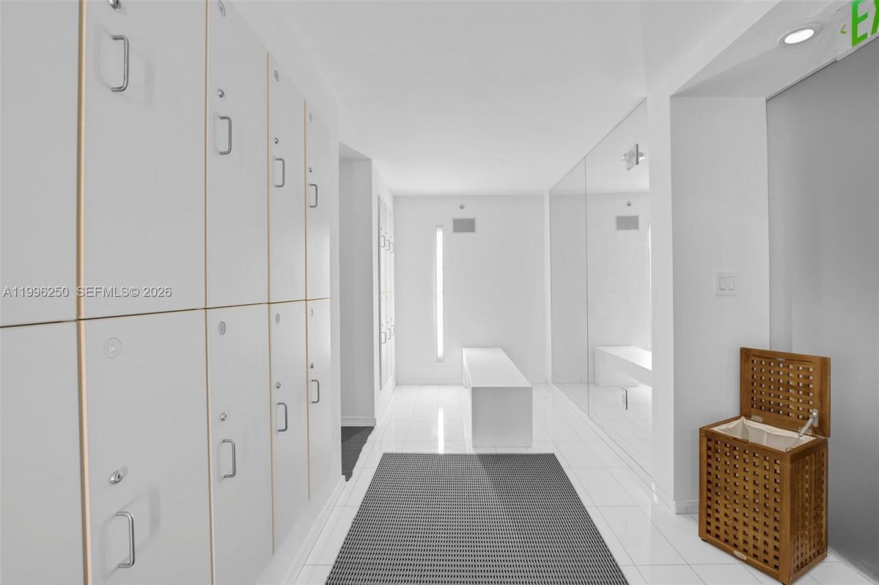 1040 Biscayne Blvd , Unit 3304, Miami, FL 33132 Photo