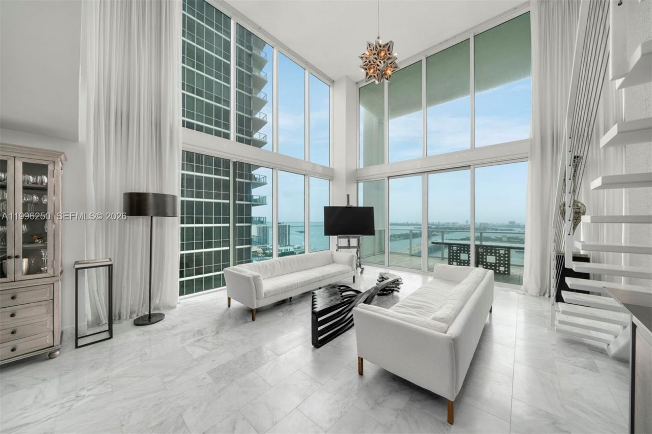 1040 Biscayne Blvd , Unit 3304, Miami, FL 33132 Photo