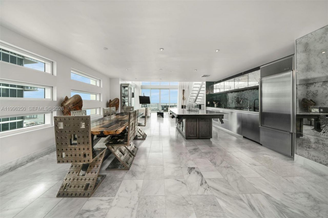 1040 Biscayne Blvd , Unit 3304, Miami, FL 33132 Photo