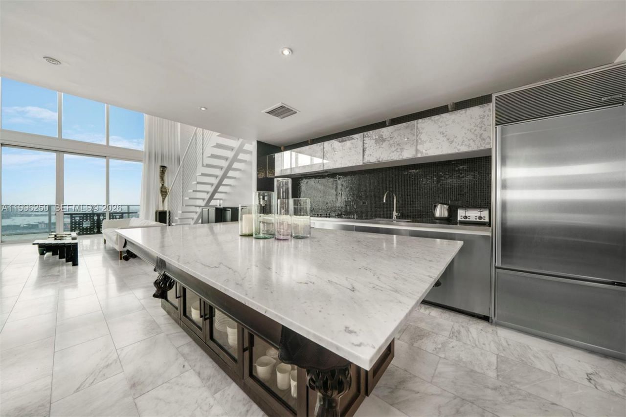 1040 Biscayne Blvd , Unit 3304, Miami, FL 33132 Photo