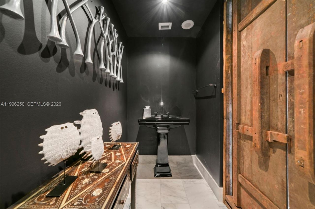 1040 Biscayne Blvd , Unit 3304, Miami, FL 33132 Photo