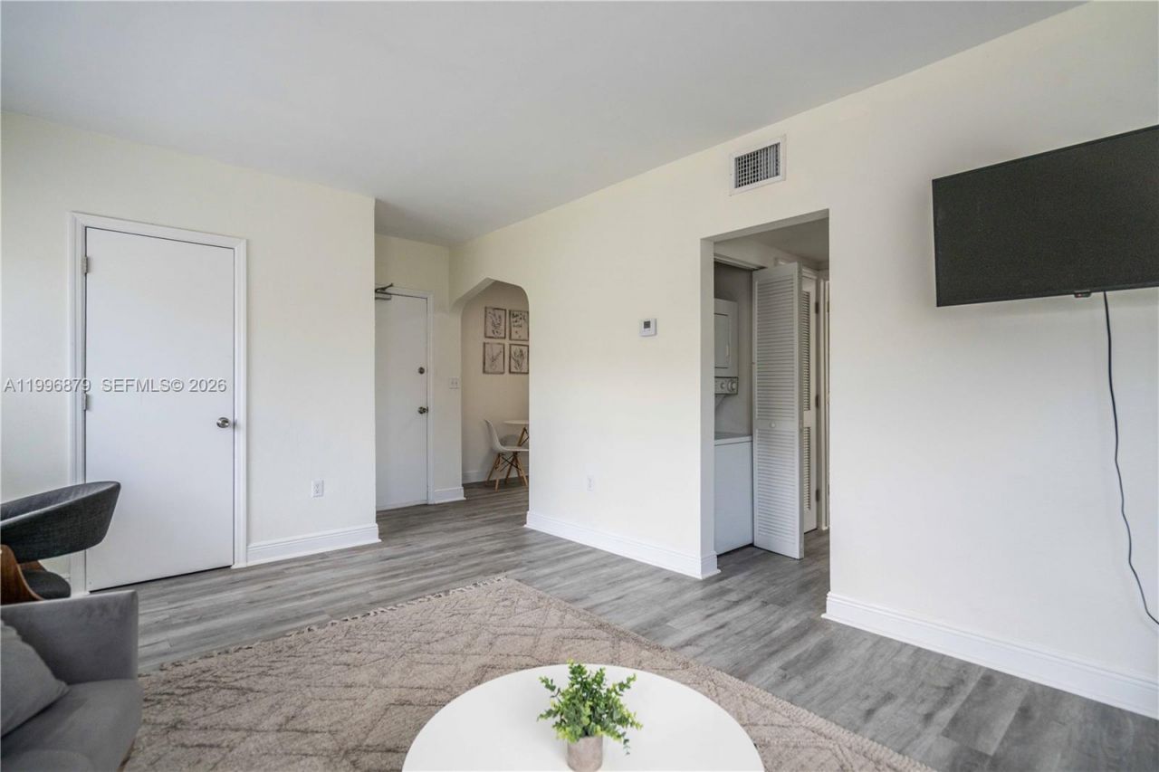 1007 Bay Dr, Unit 201, Miami Beach, FL 33141 Photo