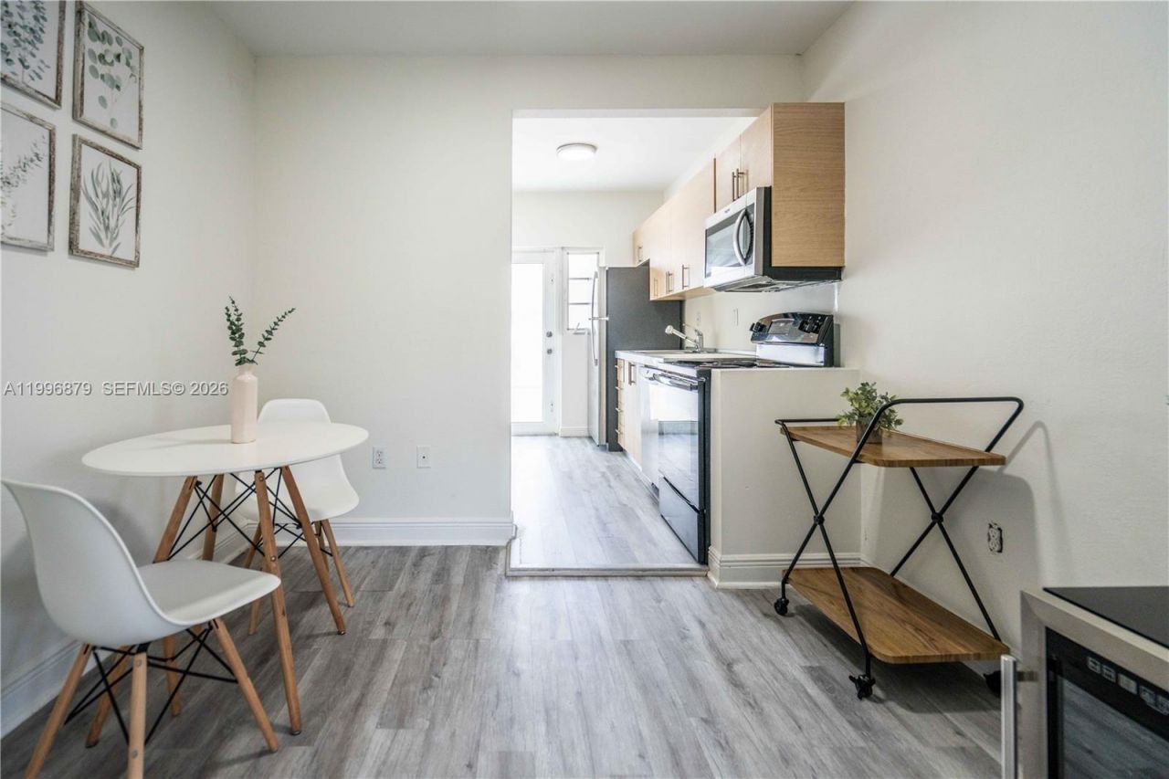 1007 Bay Dr, Unit 201, Miami Beach, FL 33141 Photo
