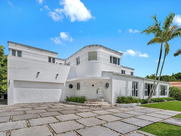 1021 N Greenway Dr, Coral Gables, FL 33134
