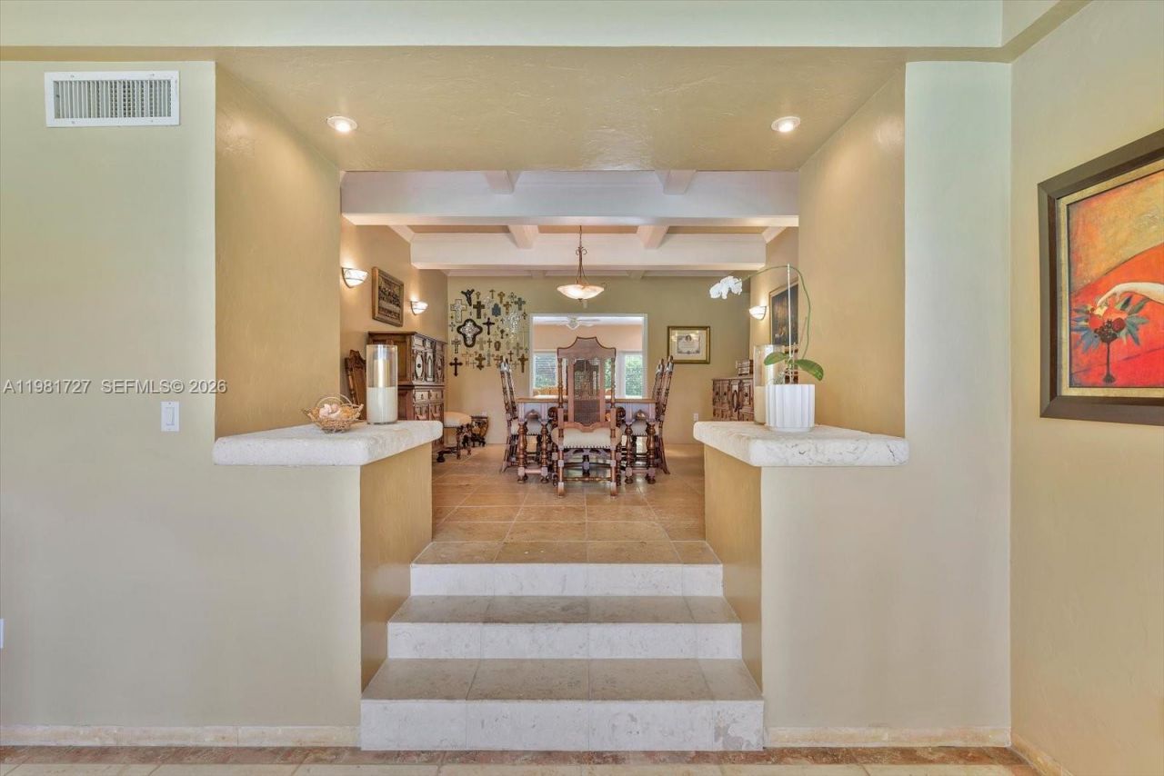 1021 N Greenway Dr, Coral Gables, FL 33134 Photo