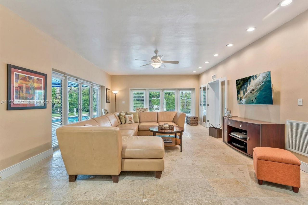 1021 N Greenway Dr, Coral Gables, FL 33134 Photo