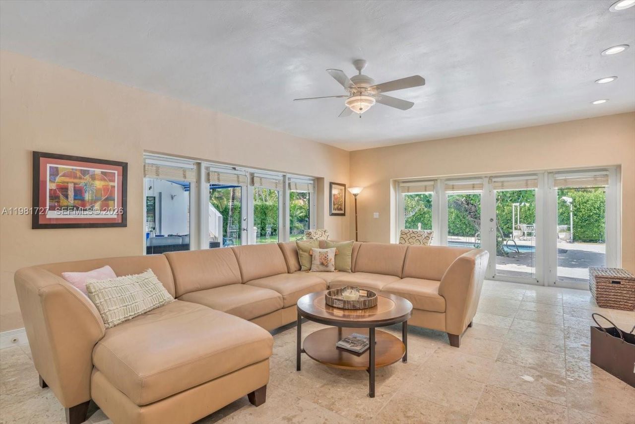 1021 N Greenway Dr, Coral Gables, FL 33134 Photo