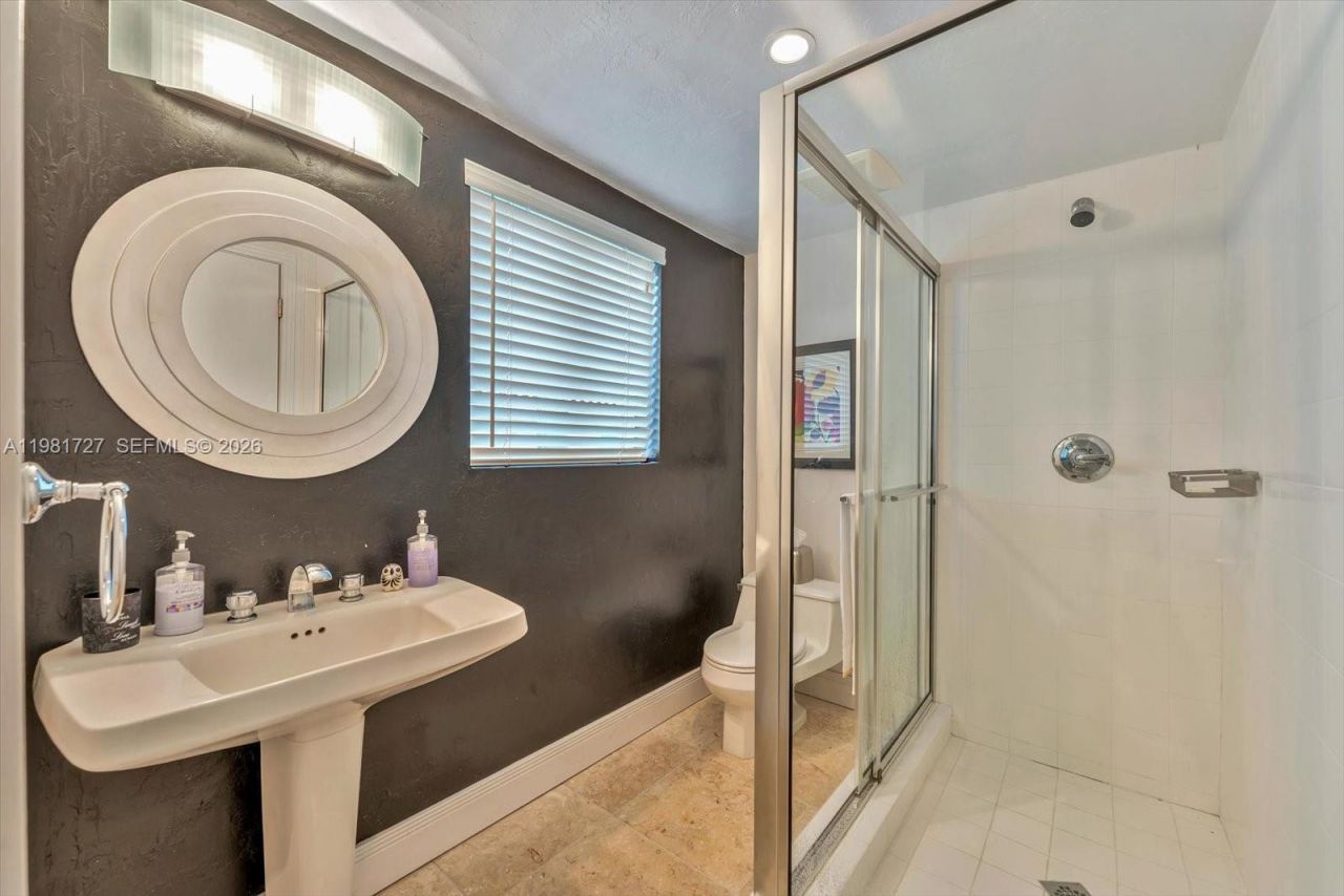 1021 N Greenway Dr, Coral Gables, FL 33134 Photo