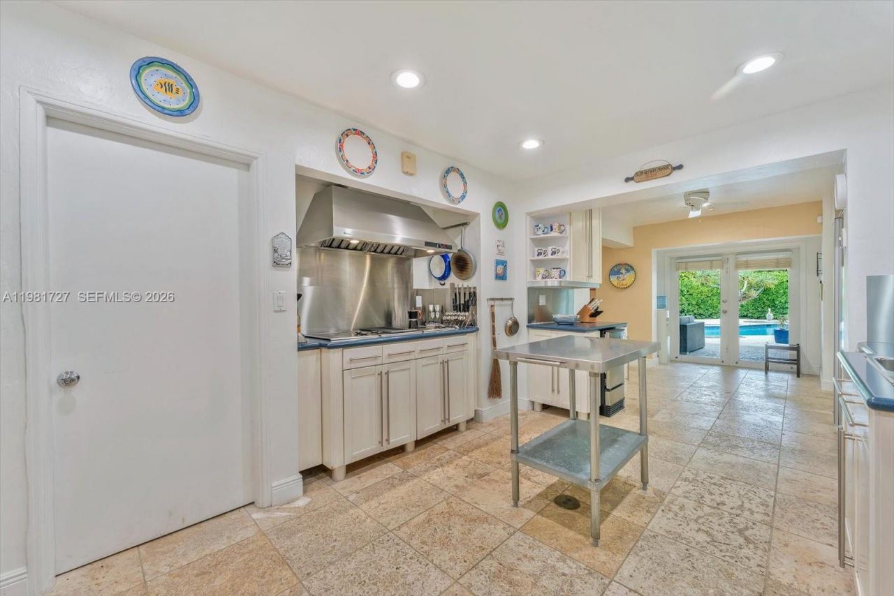 1021 N Greenway Dr, Coral Gables, FL 33134 Photo