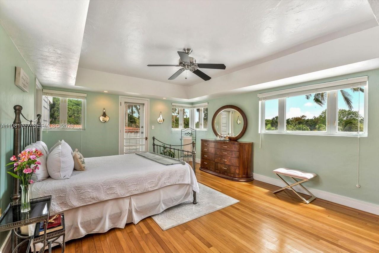 1021 N Greenway Dr, Coral Gables, FL 33134 Photo