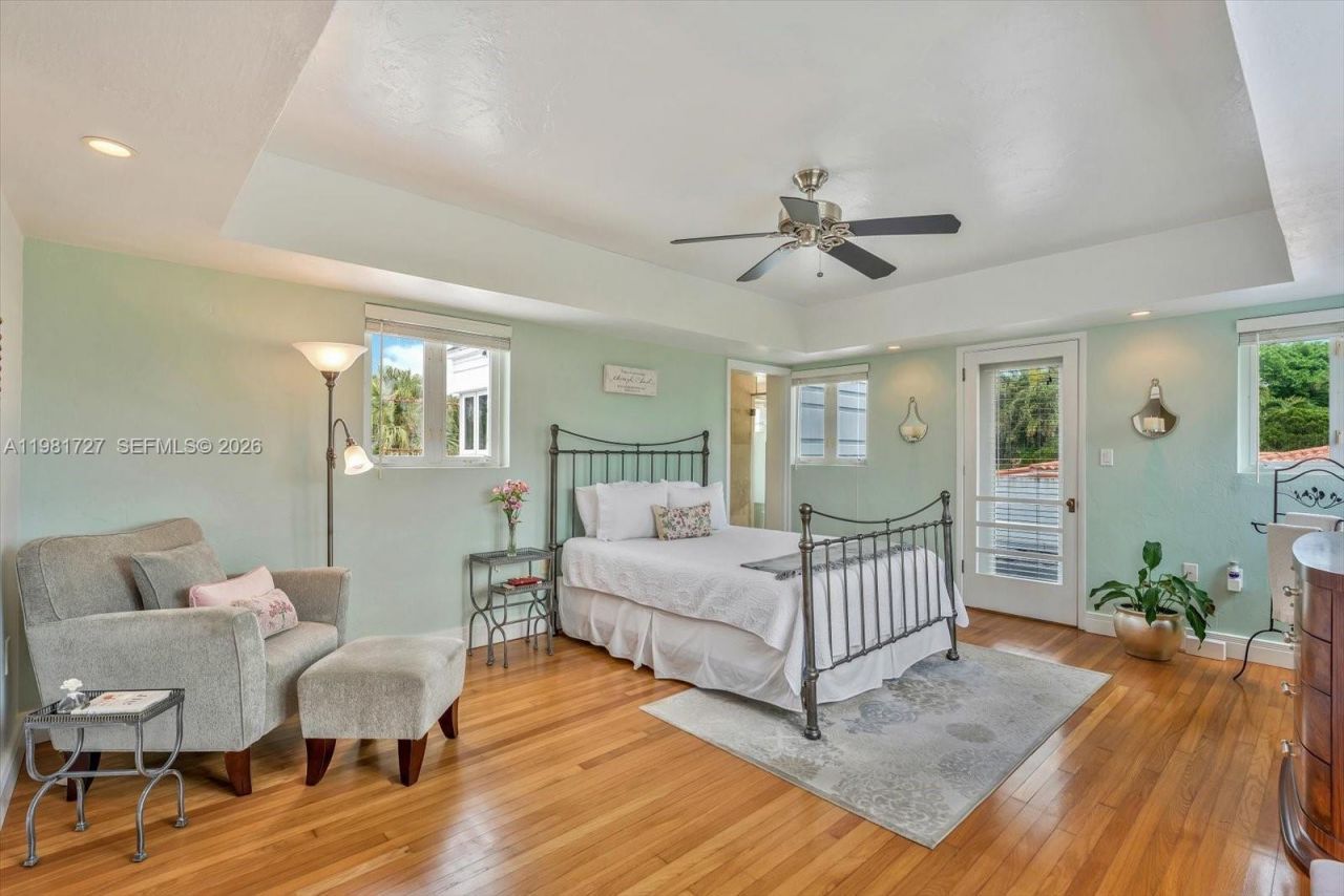 1021 N Greenway Dr, Coral Gables, FL 33134 Photo