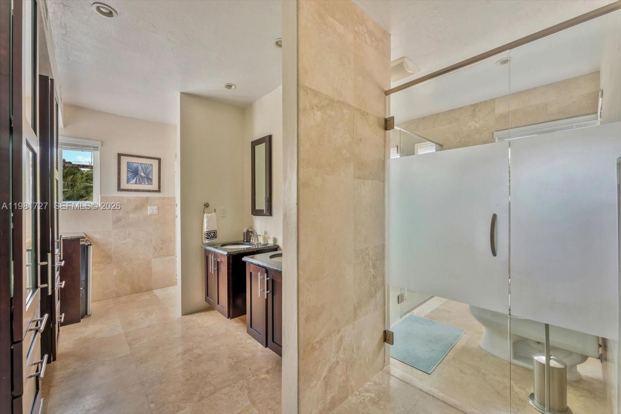 1021 N Greenway Dr, Coral Gables, FL 33134 Photo