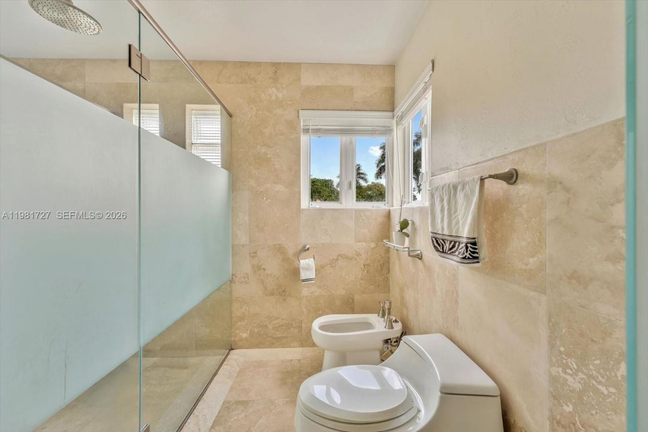 1021 N Greenway Dr, Coral Gables, FL 33134 Photo