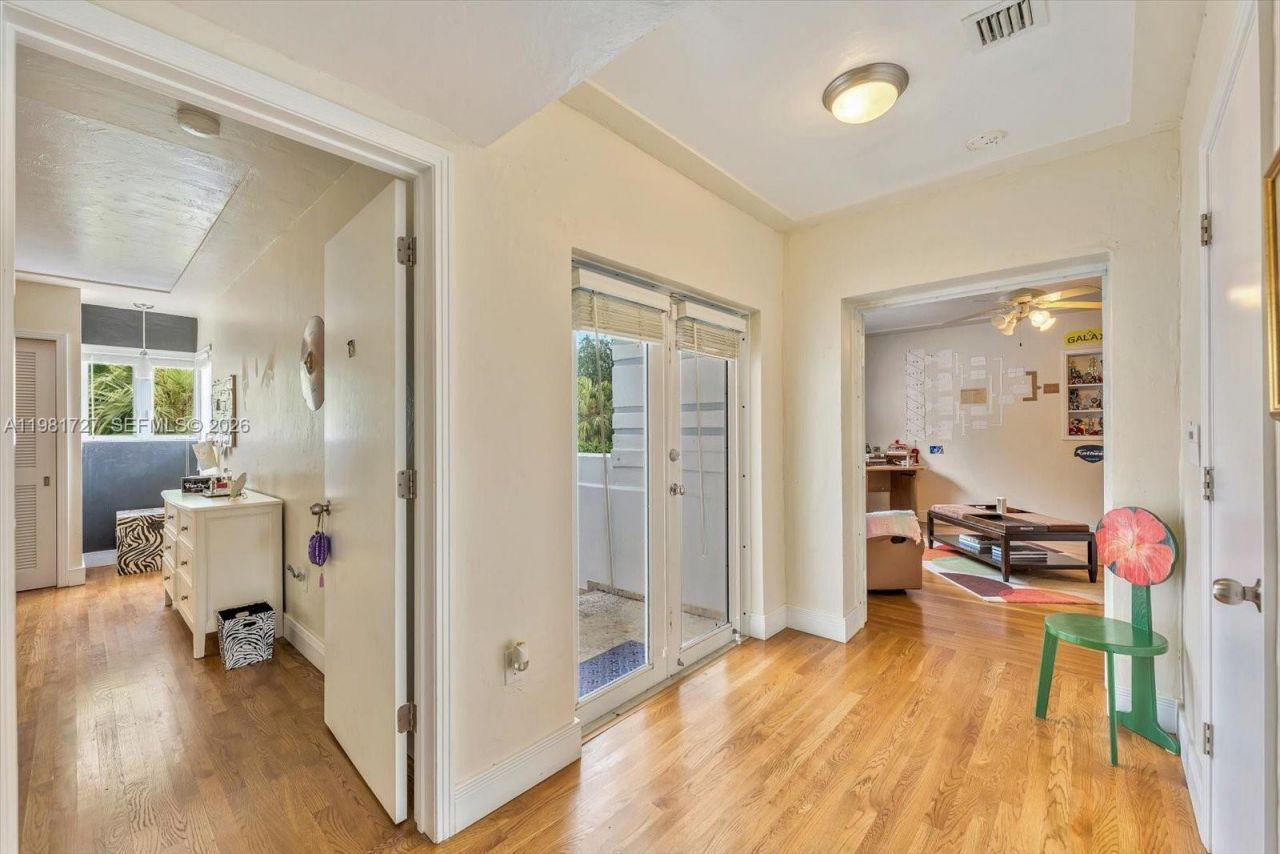 1021 N Greenway Dr, Coral Gables, FL 33134 Photo