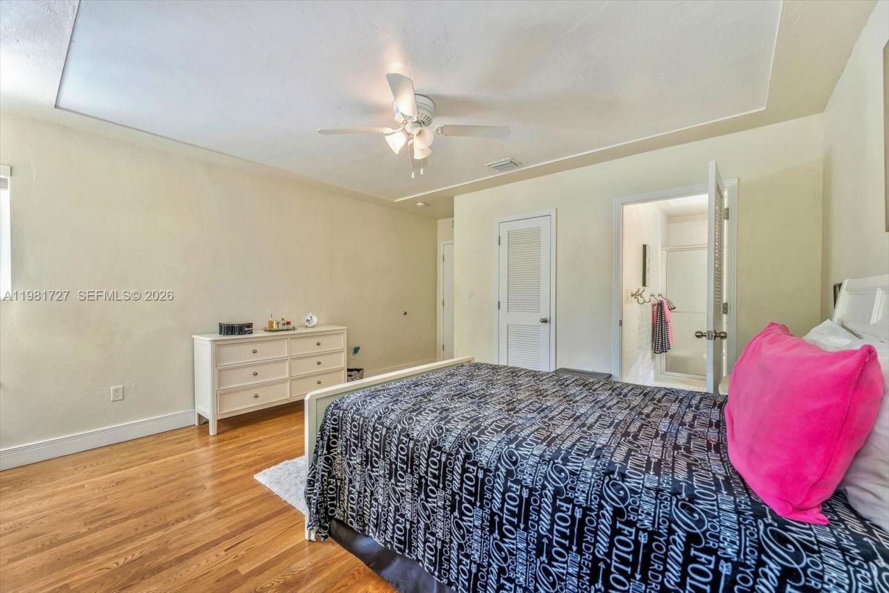 1021 N Greenway Dr, Coral Gables, FL 33134 Photo