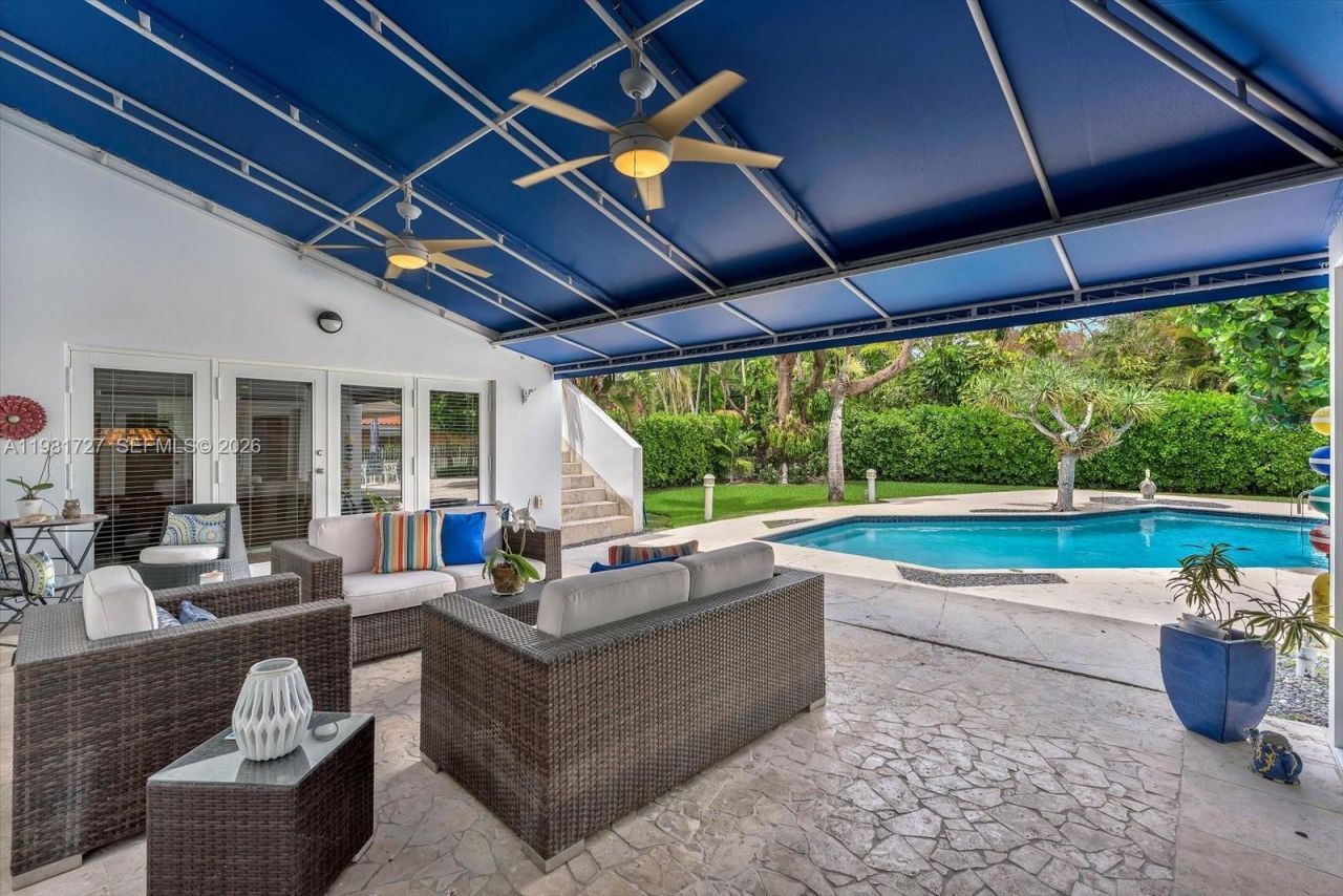 1021 N Greenway Dr, Coral Gables, FL 33134 Photo