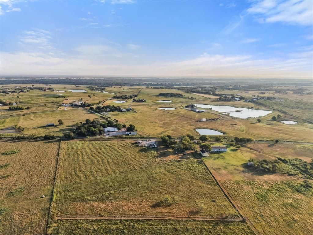 000 Gin Road, Ennis, TX 75119 Main Photo