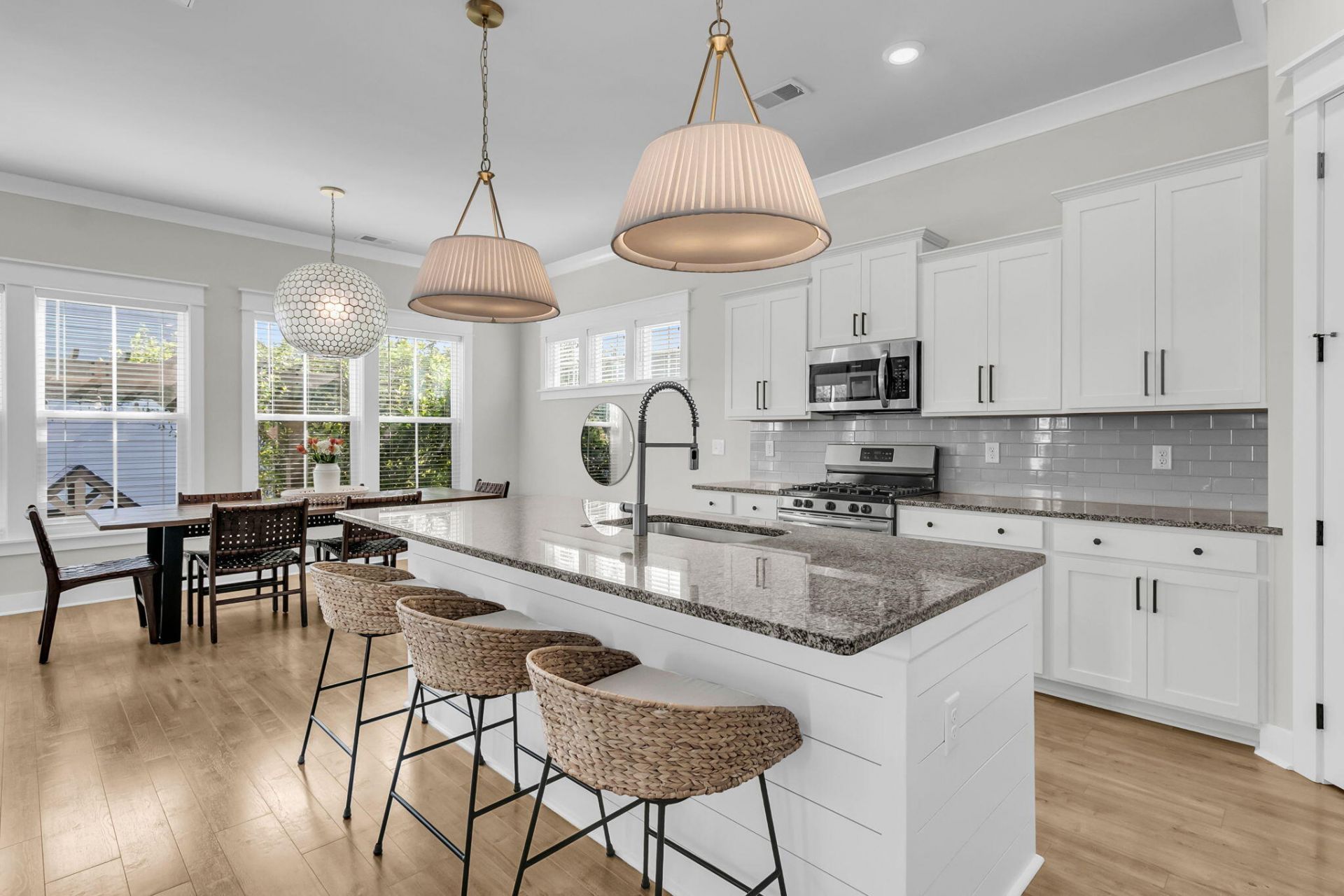 1694 Banning Street Photo 10