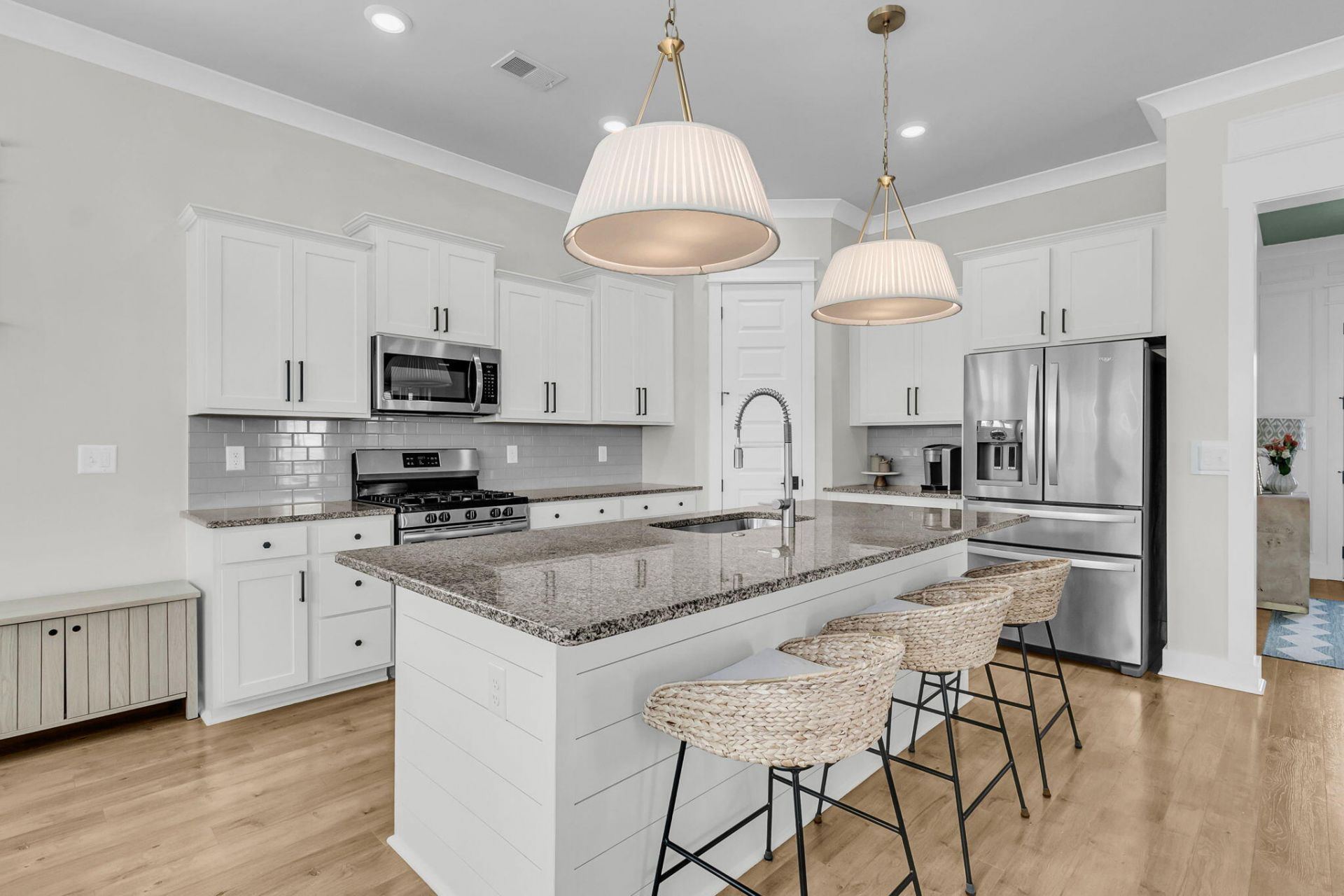 1694 Banning Street Photo 11