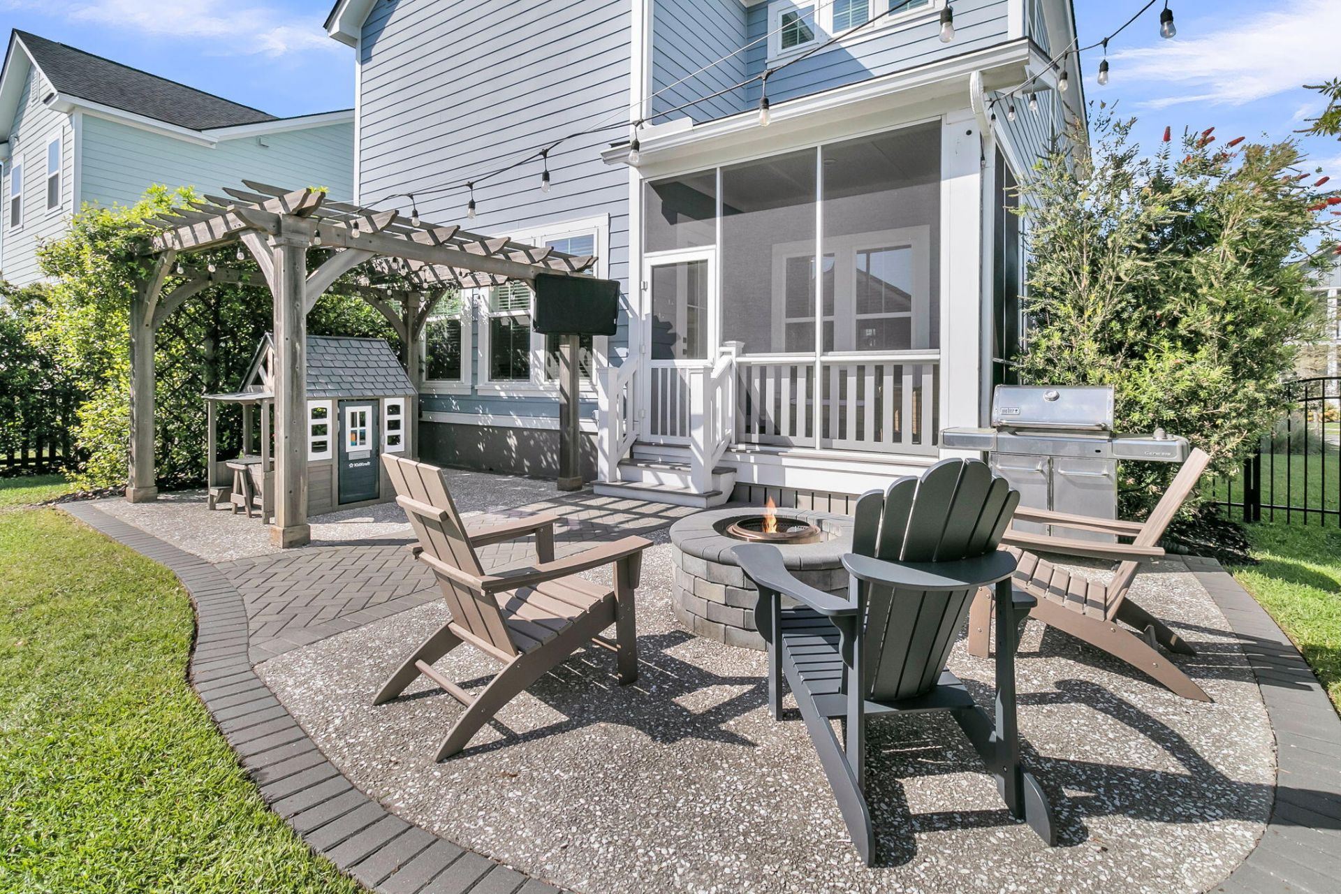 1694 Banning Street Photo 25