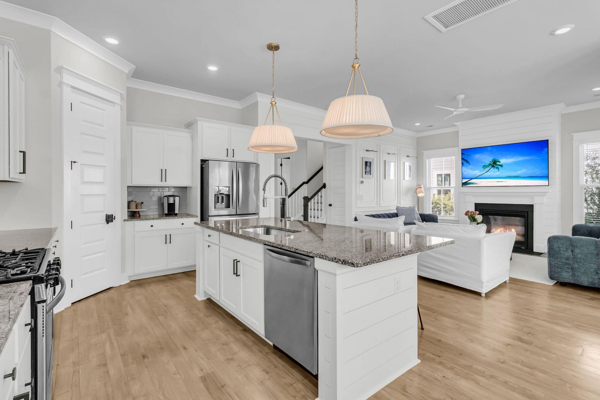 1694 Banning Street Photo 6