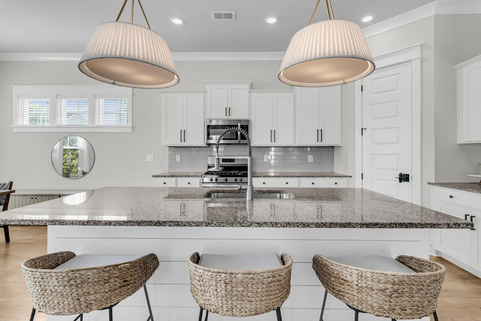 1694 Banning Street Photo 9