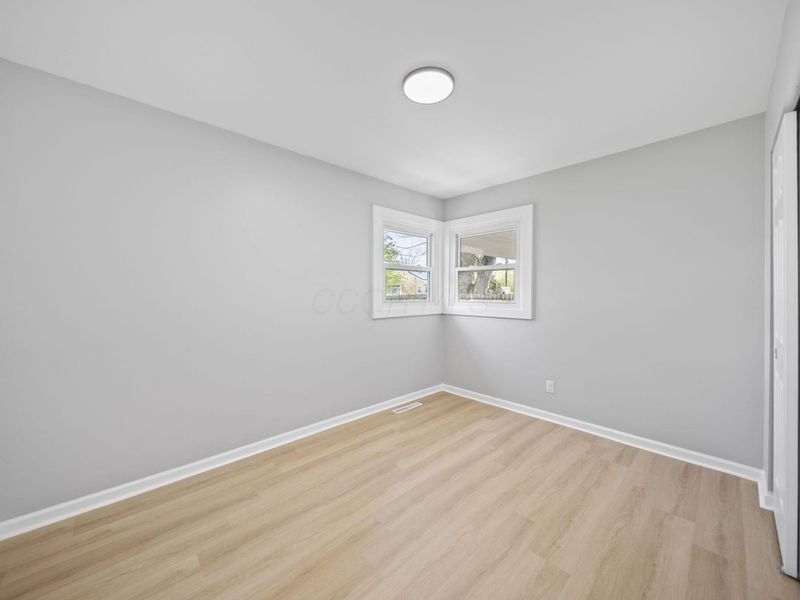 2096 Colfax Avenue, Columbus, OH 43224 Photo 30
