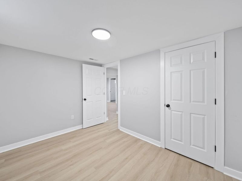 2096 Colfax Avenue, Columbus, OH 43224 Photo 38