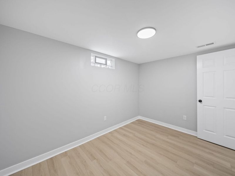 2096 Colfax Avenue, Columbus, OH 43224 Photo 39