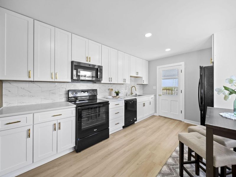 2096 Colfax Avenue, Columbus, OH 43224 Photo 7