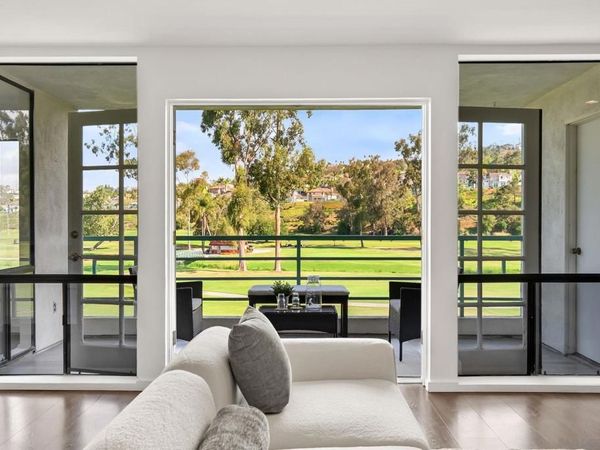 2556 Navarra Drive, Unit C, Carlsbad, CA 92009