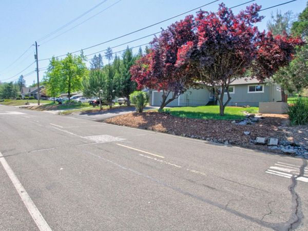 13740 Torrey Pines Dr, Auburn, CA 95602