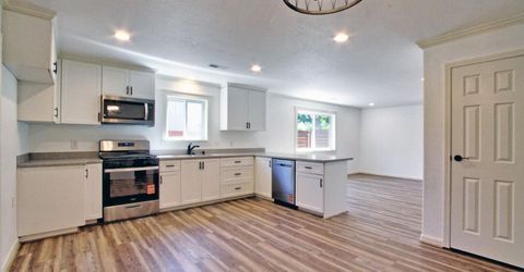 13740 Torrey Pines Dr, Auburn, CA 95602 Photo