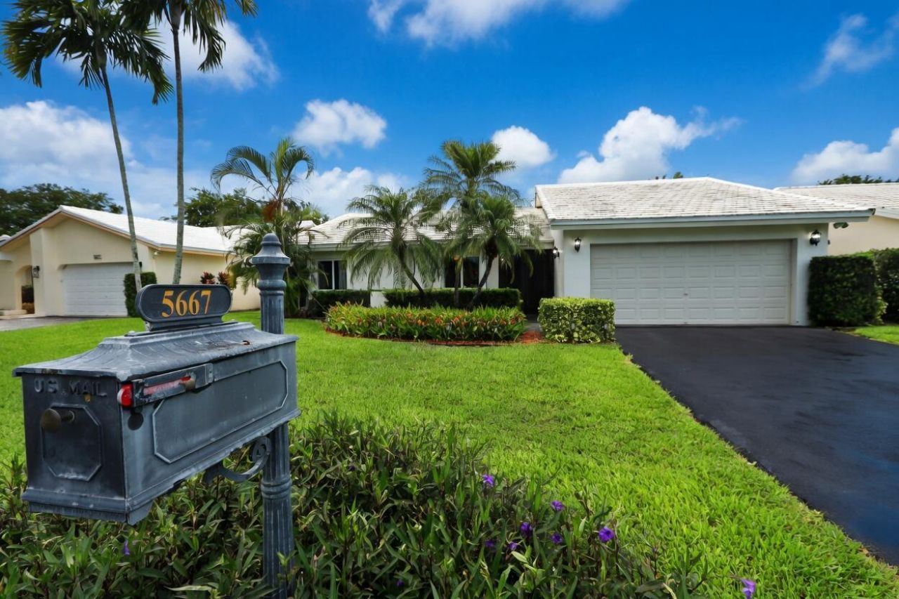5667 N Cameo Drive, Boca Raton, FL 33433 Photo