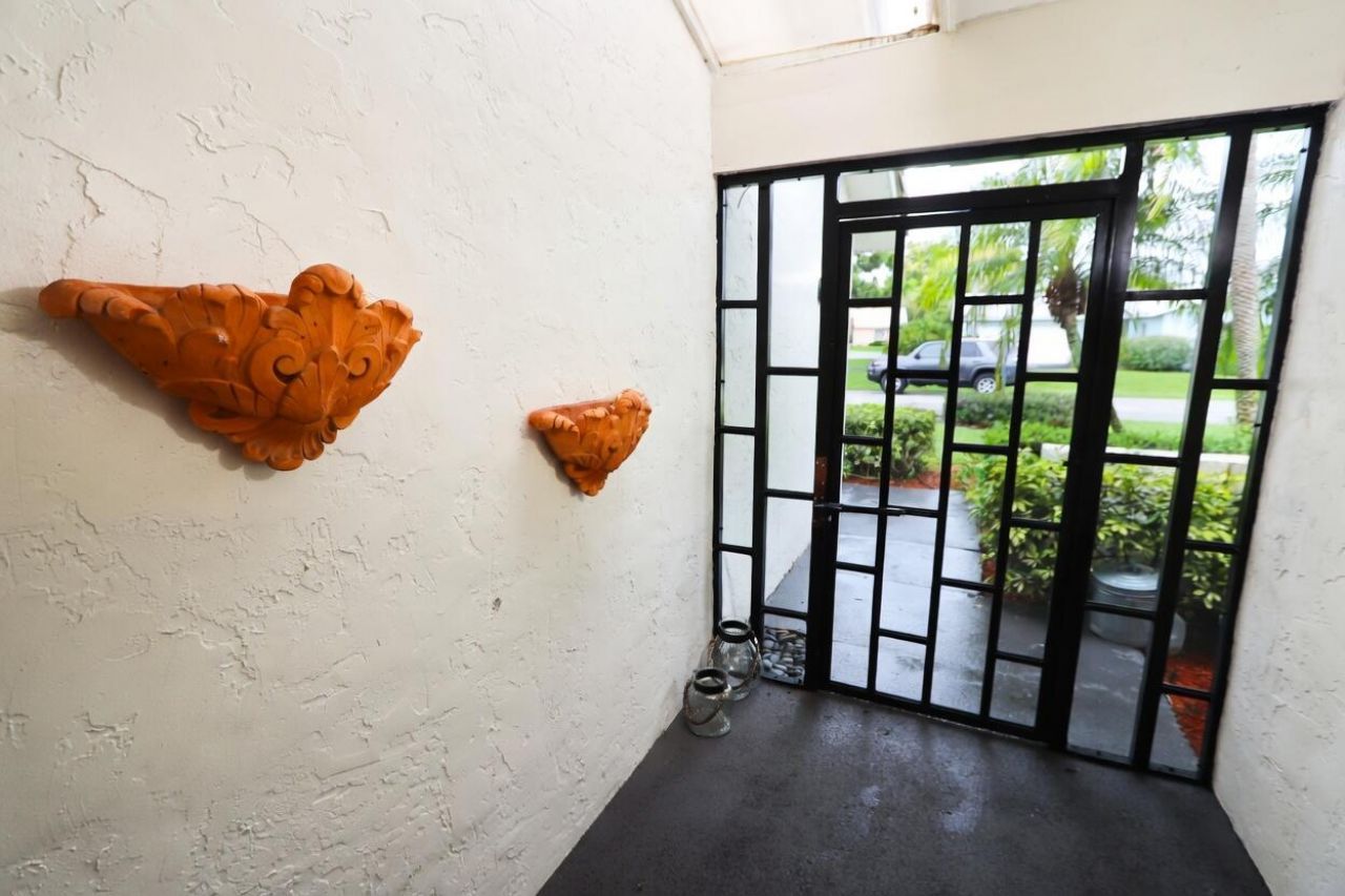 5667 N Cameo Drive, Boca Raton, FL 33433 Photo