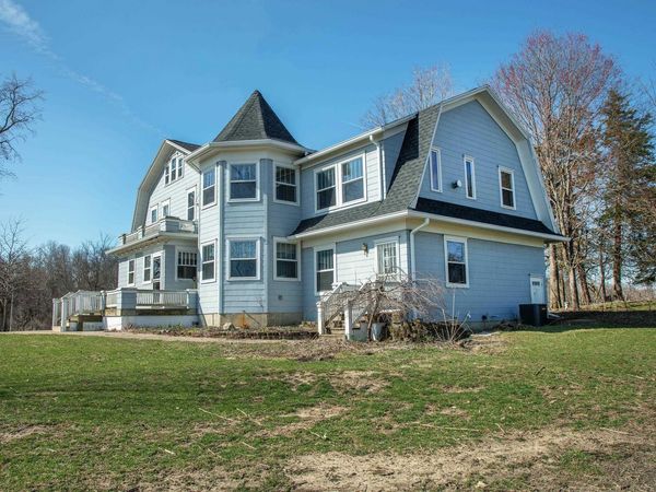 1789 235th St., Waverly, IA 50677