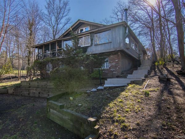 10 Tagliabue Road , Shoreham, NY 11786