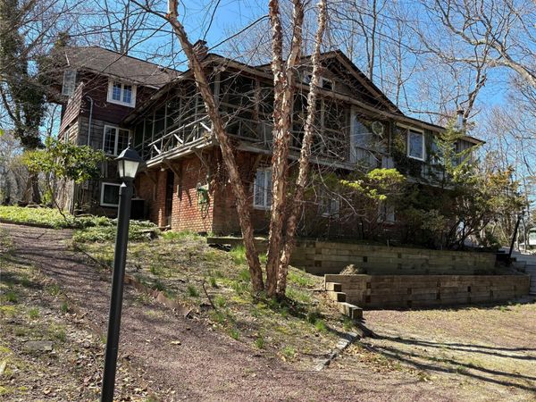 10 Tagliabue Road, Shoreham, NY 11786