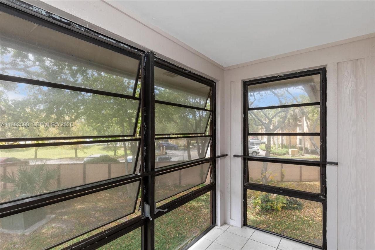 9660 S Belfort Cir, Unit 207, Tamarac, FL 33321 Photo