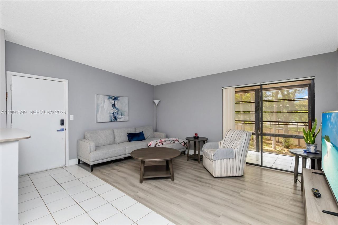 9660 S Belfort Cir, Unit 207, Tamarac, FL 33321 Photo