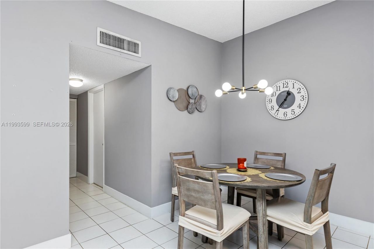 9660 S Belfort Cir, Unit 207, Tamarac, FL 33321 Photo