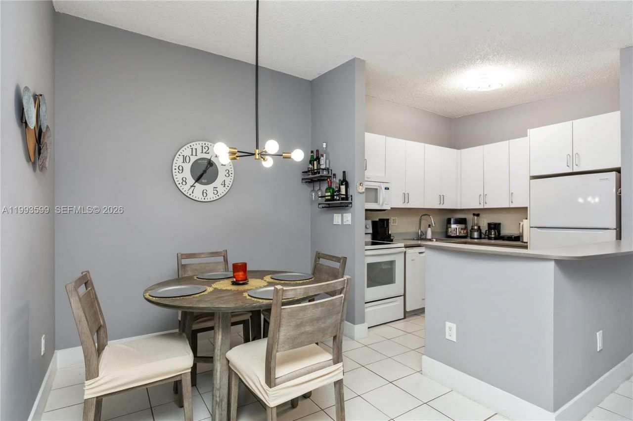 9660 S Belfort Cir, Unit 207, Tamarac, FL 33321 Photo