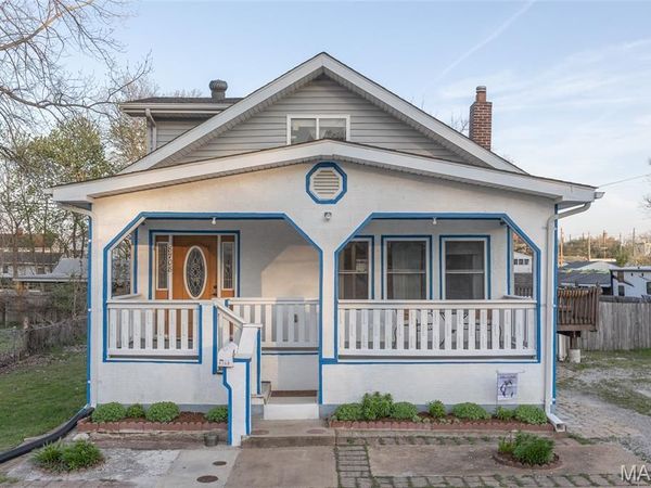 8708 S Grand Avenue, St Louis, MO 63125