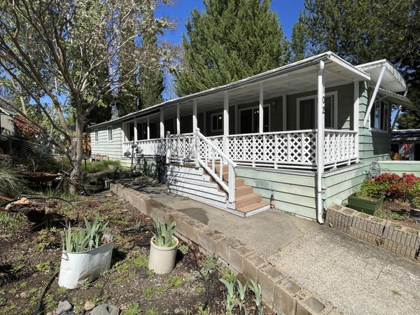 1055 N 5th, UNIT 102, Jacksonville, OR 97530