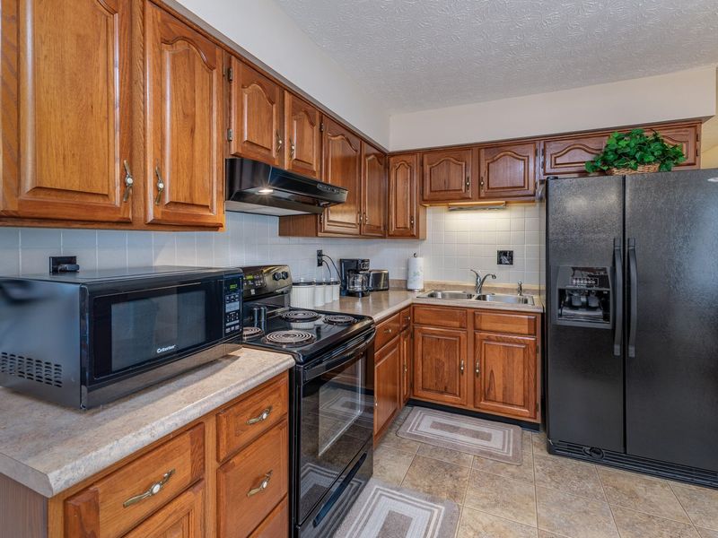 4141 Russia Houston Road, Houston, OH 45333 Photo 7