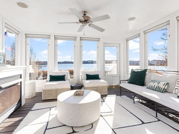 25 Bay St, Hull, MA 02045