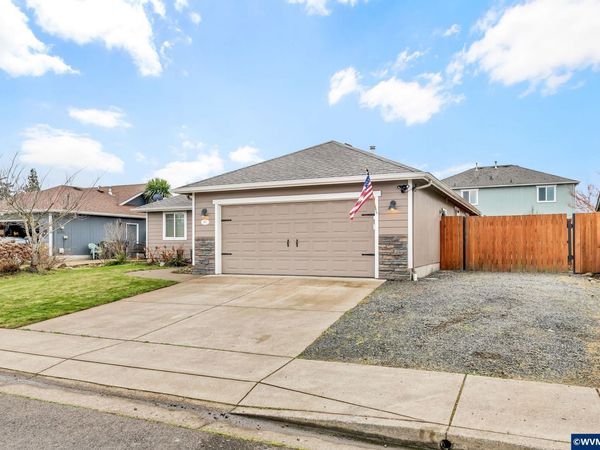 41 Sandalwood Lp, Creswell, OR 97426