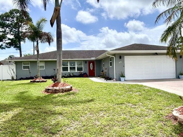 650 SW Todd Avenue, Port St. Lucie, FL 34983