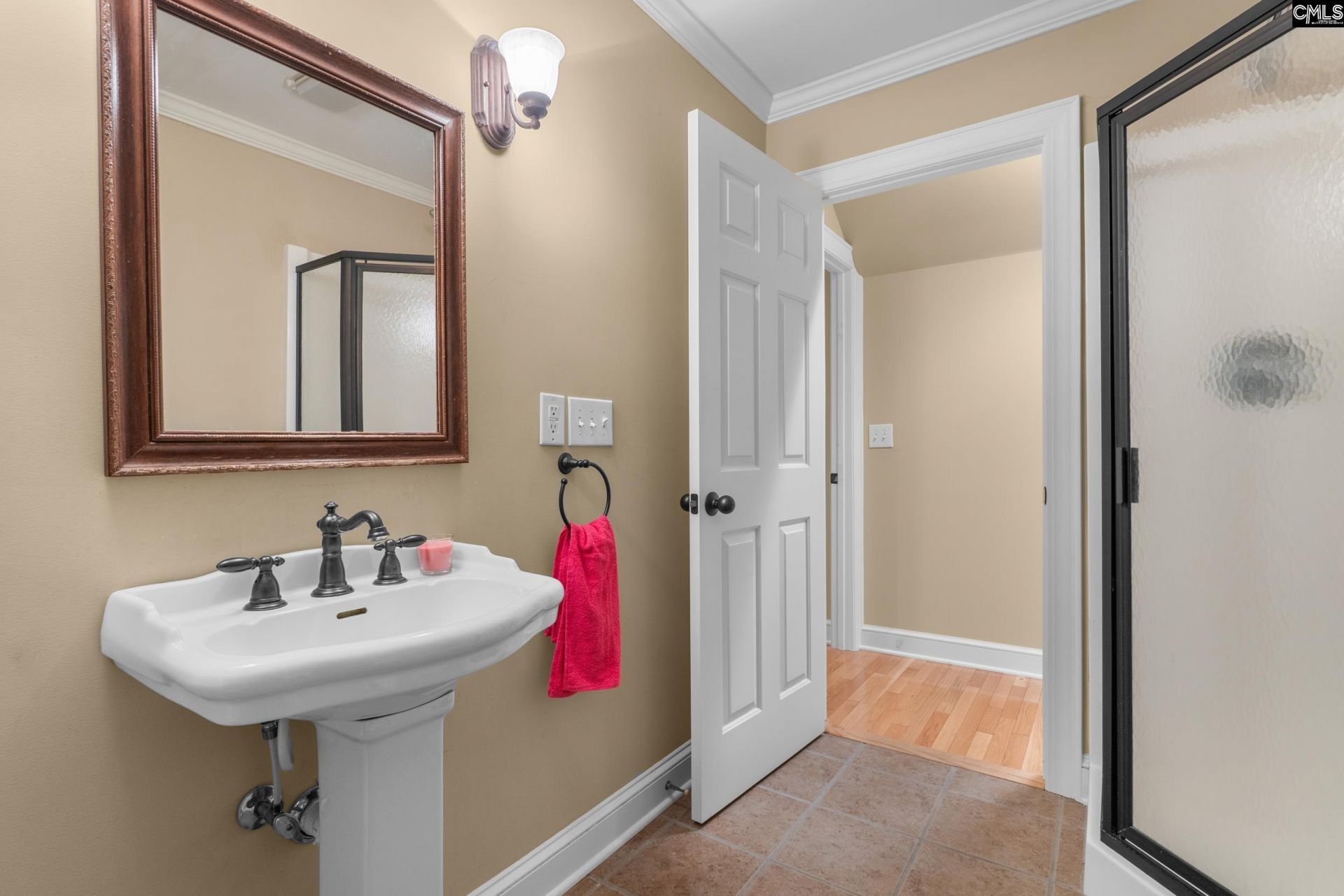 1368 Sunnyhill Drive Photo 32